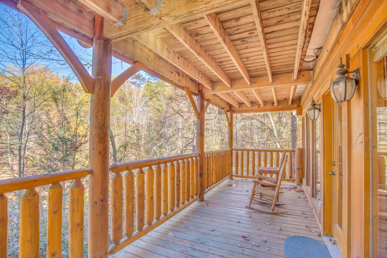 Secret Romance, 2 Bedrooms, Sleeps 8, Pool Table, Hot Tub, Arcade Gatlinburg Dış mekan fotoğraf